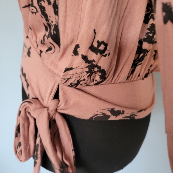 Free People Fiona Wrap Bell Sleeve Top Size XS in Pink - Picture 7 of 12